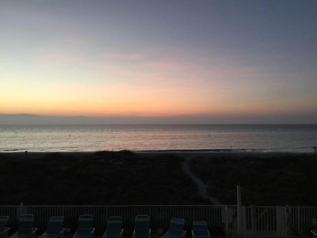 Ow 202 - Entire Oceanfront Condo - 2 Bedroom And 2 Bath Indian Rocks Beach Exterior photo