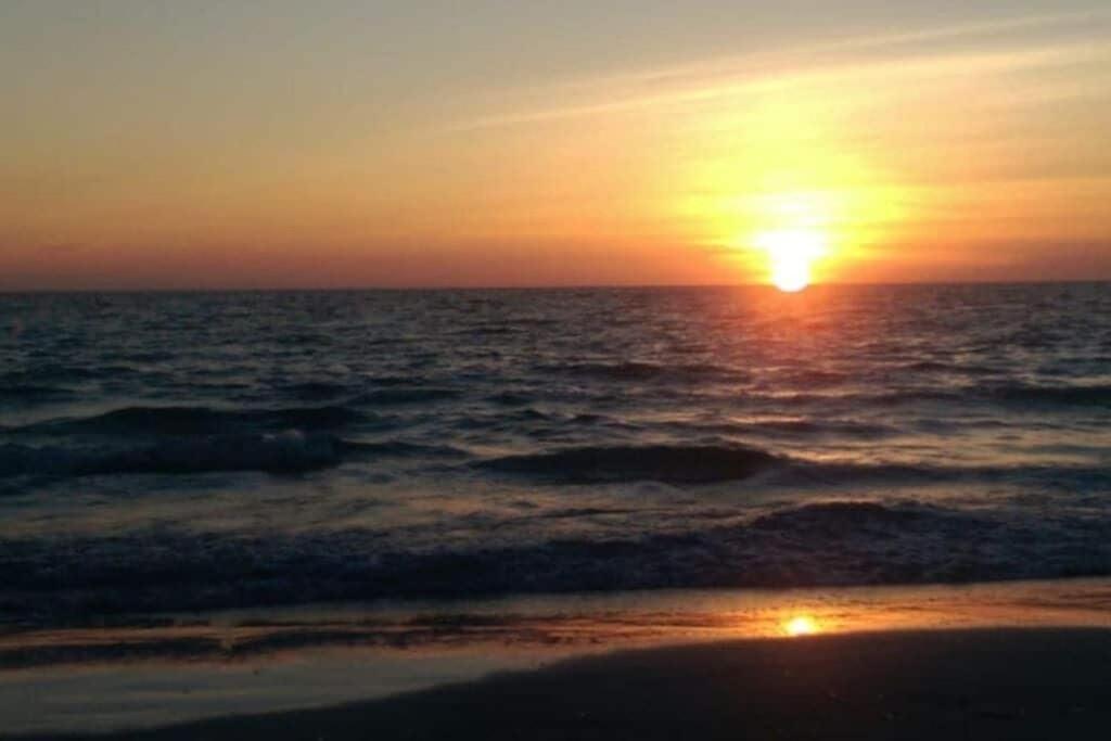 Ow 202 - Entire Oceanfront Condo - 2 Bedroom And 2 Bath Indian Rocks Beach Exterior photo
